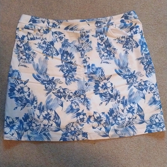 Hearts of Palm Skort - Picture 1 of 5